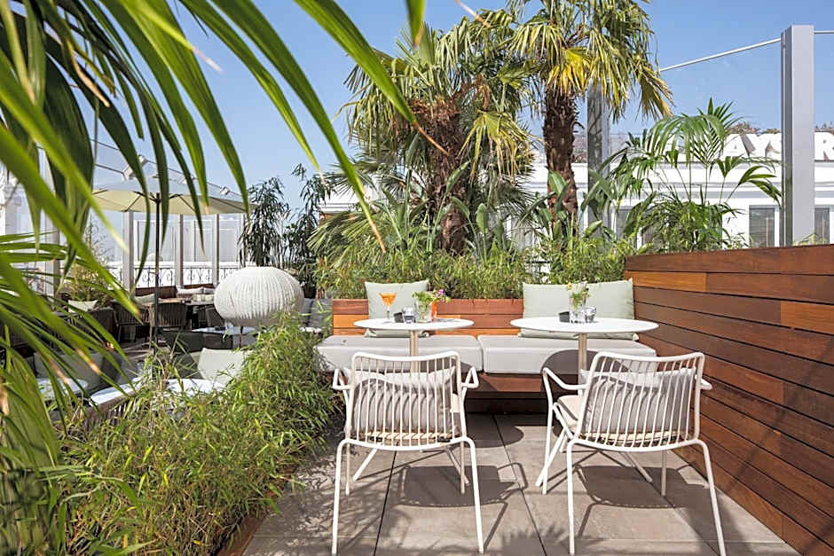 ME Madrid Reina Victoria