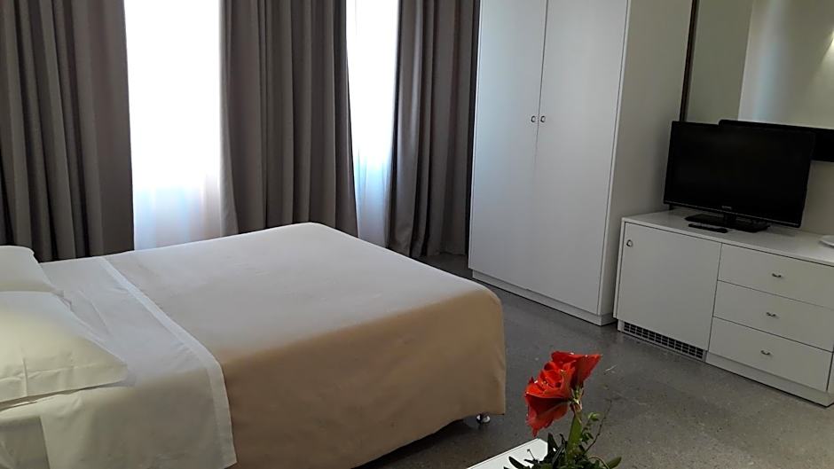 Photo 1 of 6 of Double Room