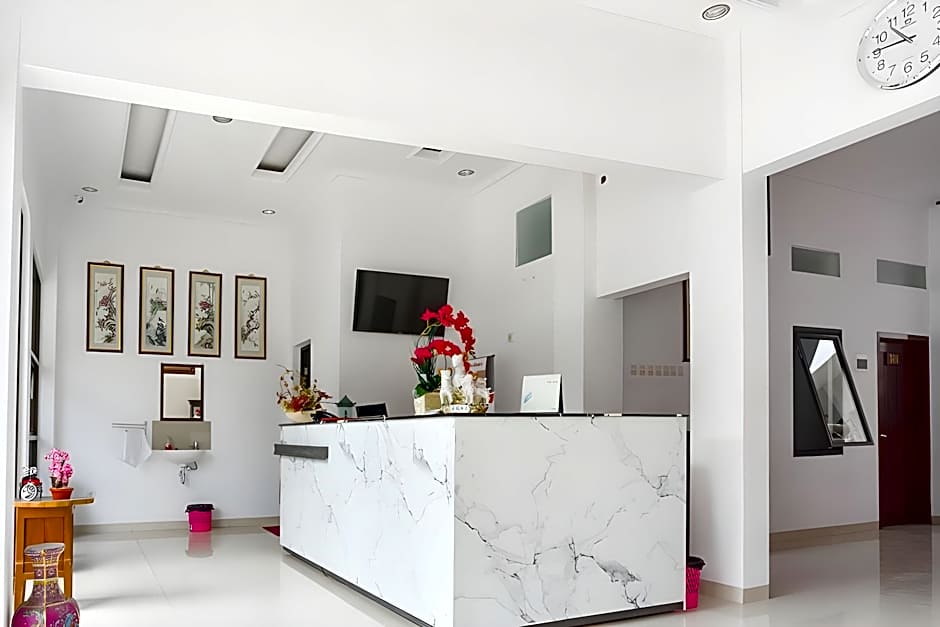 RedDoorz near Jawa Timur Park 3