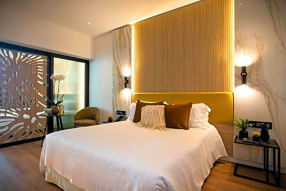 Cavo Maris Beach Hotel