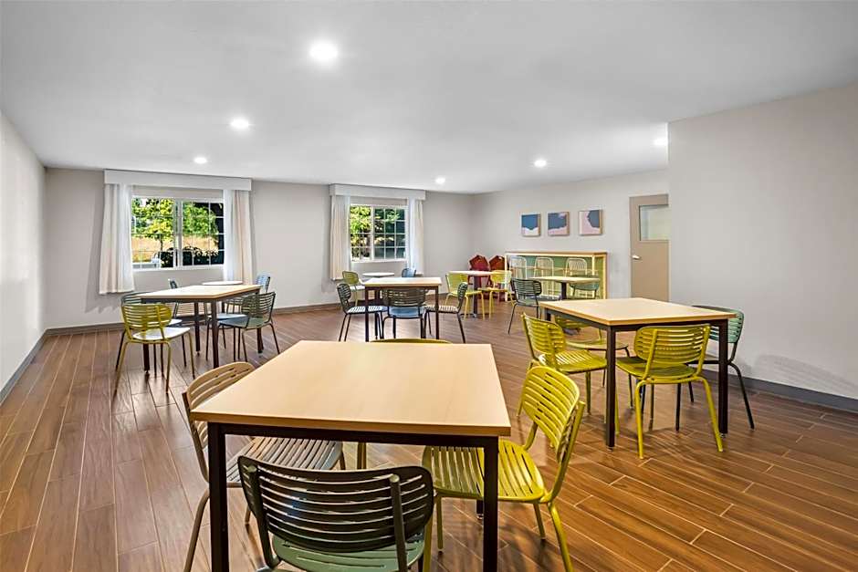 Spark by Hilton Tumwater