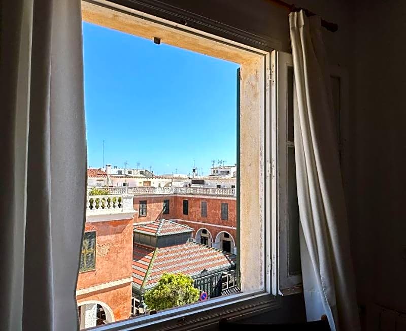 Grupoandria El Claustre de Ciutadella - HOSPEDERIA