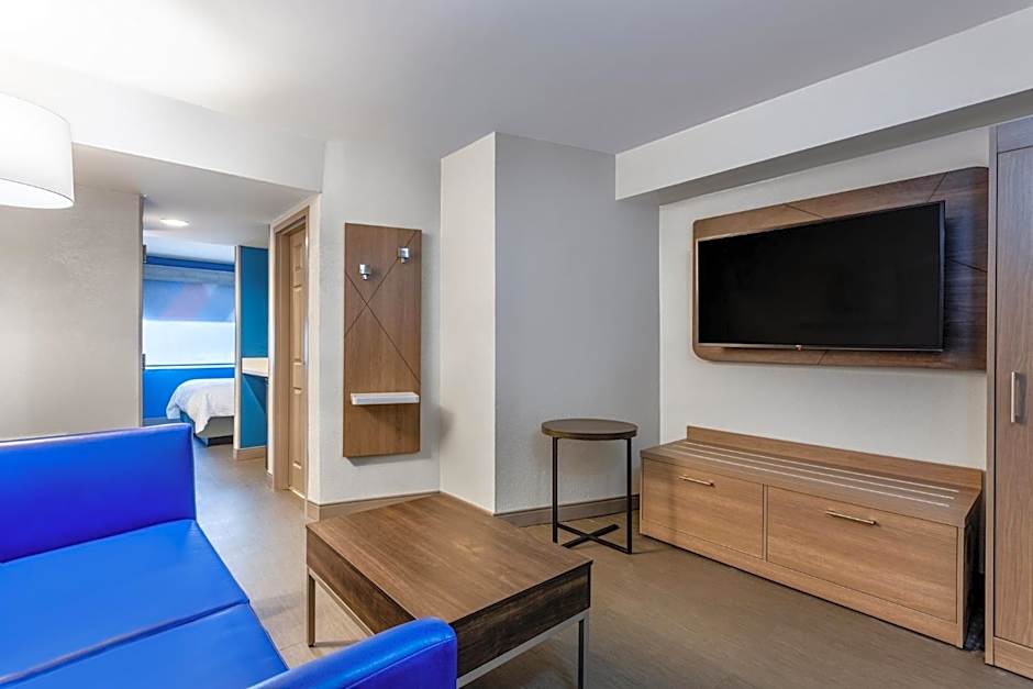 Holiday Inn Express Hotel Clearwater East - ICOT Center By IHG