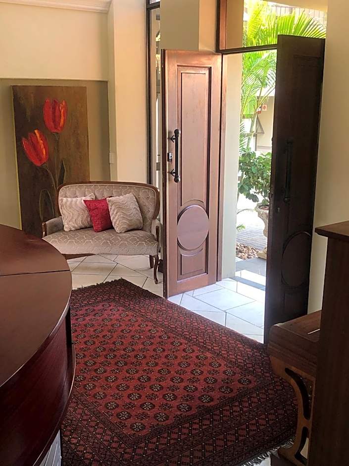 Casa Flora Guesthouse
