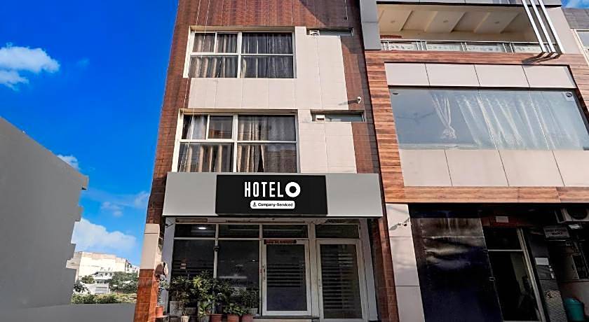 Super Hotel O Zirakpur City Court Complex Formerly The Platinum