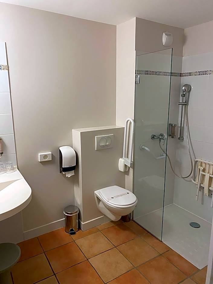 Logis Hôtel La Bastide De Grignan & Restaurant "La Chênaie"