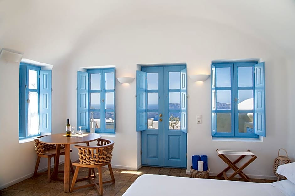 Pantelia Suites