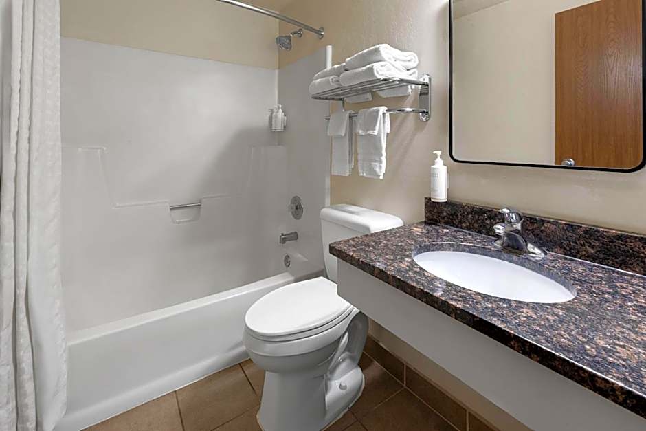 Super 8 by Wyndham Winona MN