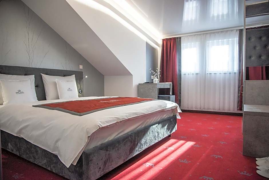 Photo 1 of 50 of Hotel Royal