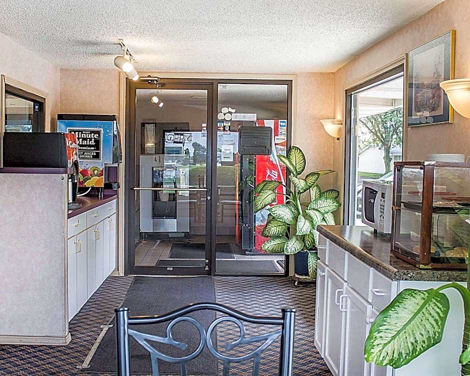 Rodeway Inn Findlay University Area