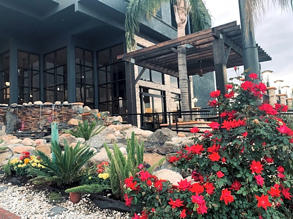 Country Inn & Suites by Radisson, Bakersfield, CA