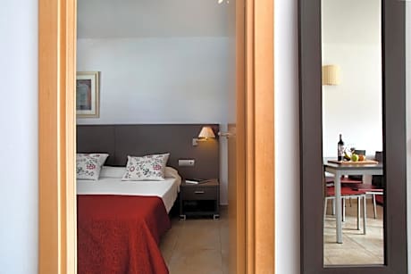 Superior One-Bedroom Apartment with Balcony