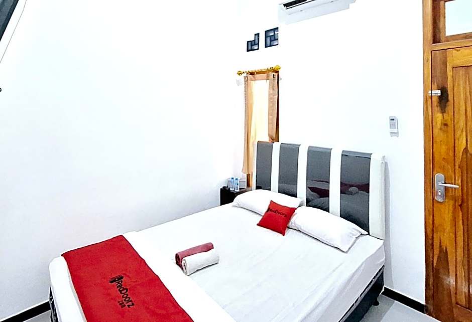RedDoorz at Queen Asri Premium