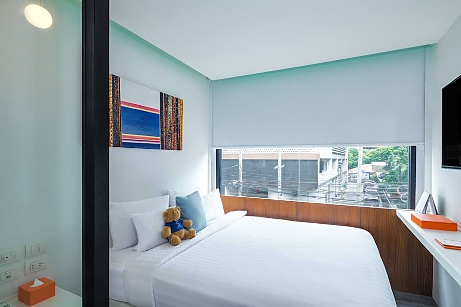 S Box Sukhumvit Hotel