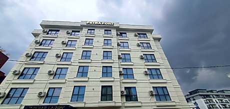 Petra Port Hotel