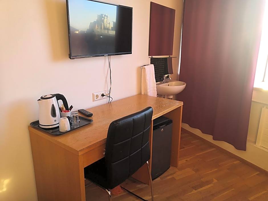 101 Guesthouse Hotel