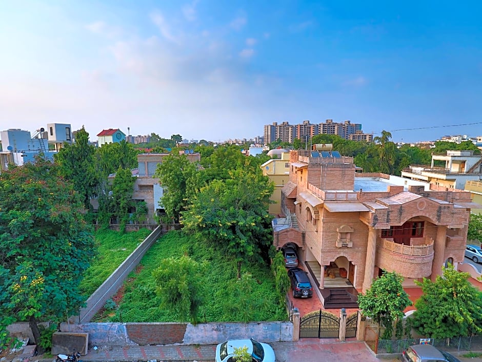 2178 Vibrant Residency