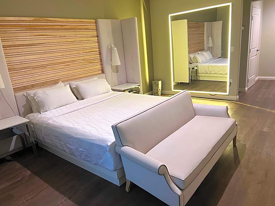 ASPIRE INN & SUITES Orange