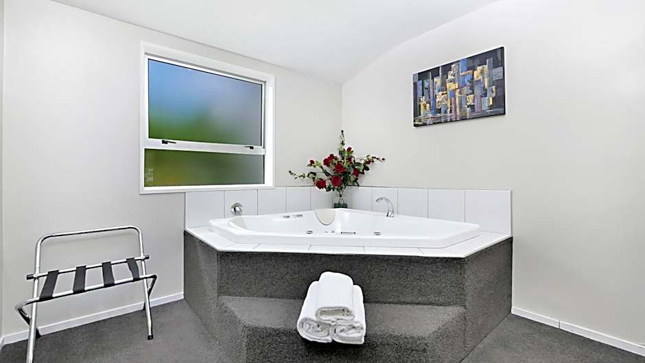 Arthur's Court Motor Lodge