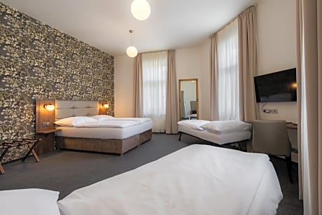 SUPERIOR family room