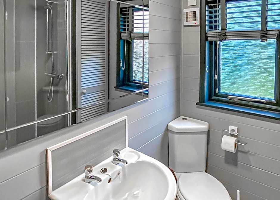 Ogwen Bank Caravan And Lodge Park