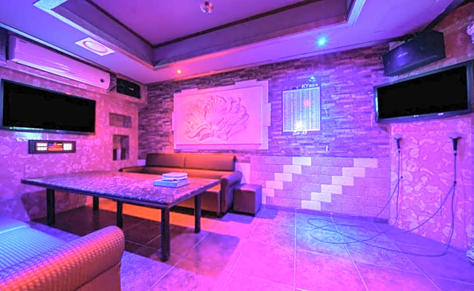 Geoje Mongdol Beach H Avenue Hotel