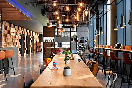 Moxy Edinburgh Fountainbridge