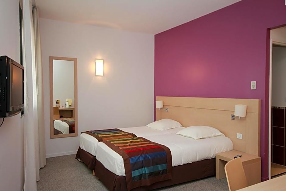Esatitude Hotel