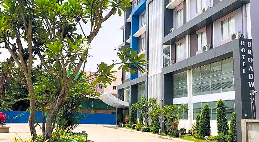 Hotel Broadway Yangon