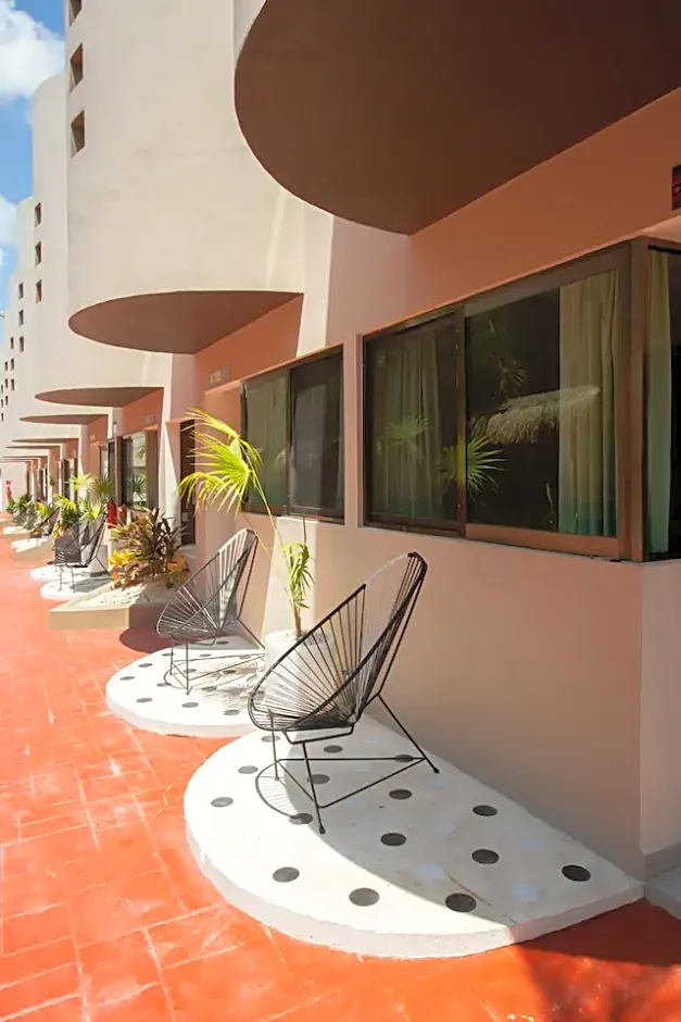 Casa Kaoba Hotel & Suites