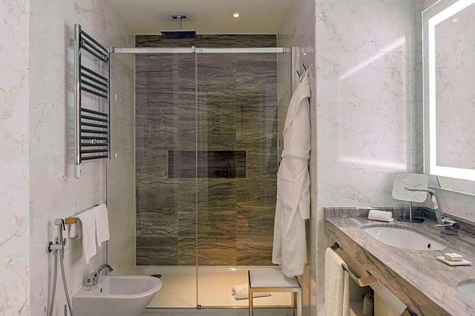 Aleph Rome Hotel, Curio Collection By Hilton