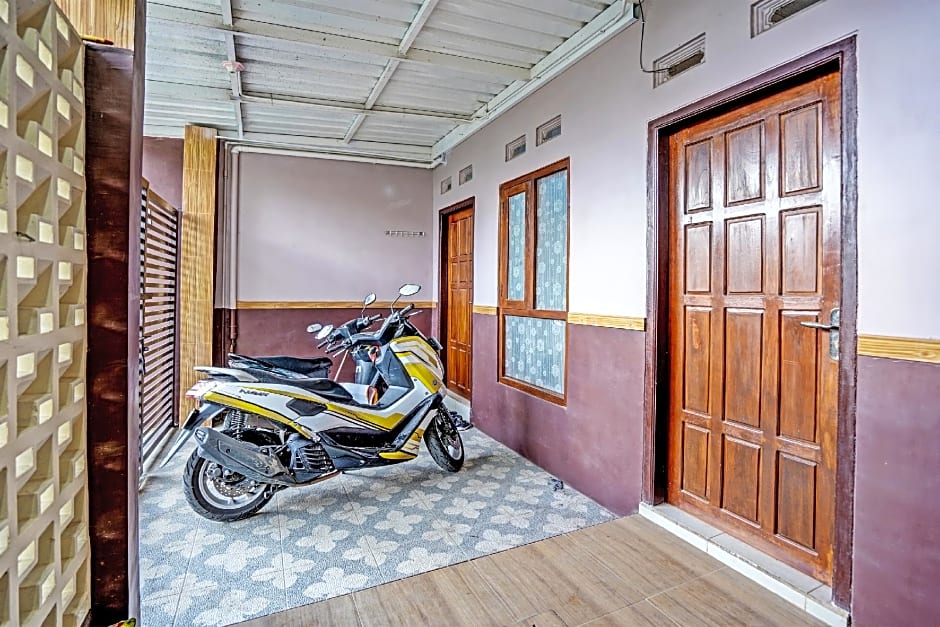 Hotel O Sobat Ijen HomestayNearSungai Prengsengan