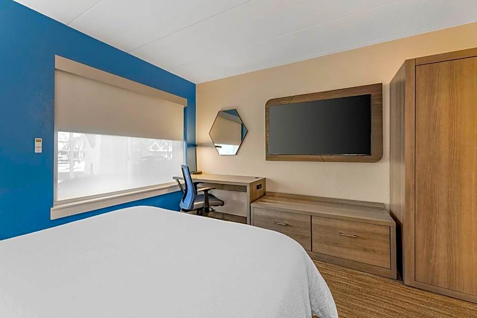Holiday Inn Express Chicago-Downers Grove By IHG