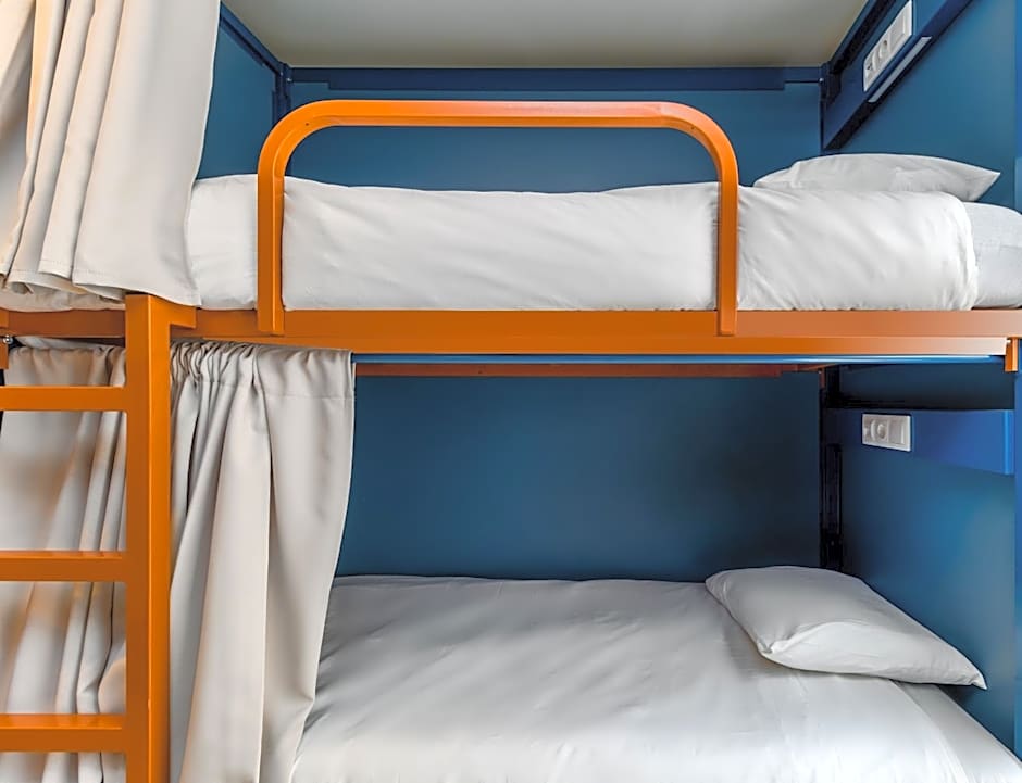 Latroupe Poblenou Beach