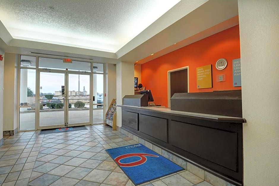 Motel 6-Denison, TX