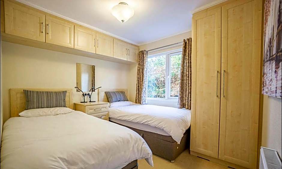 The Warren Holiday Park - Family Chalet