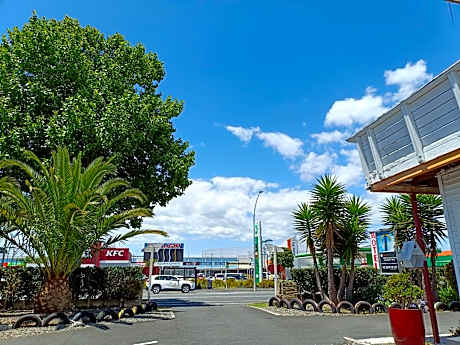 Rainbow Motel & Guest House