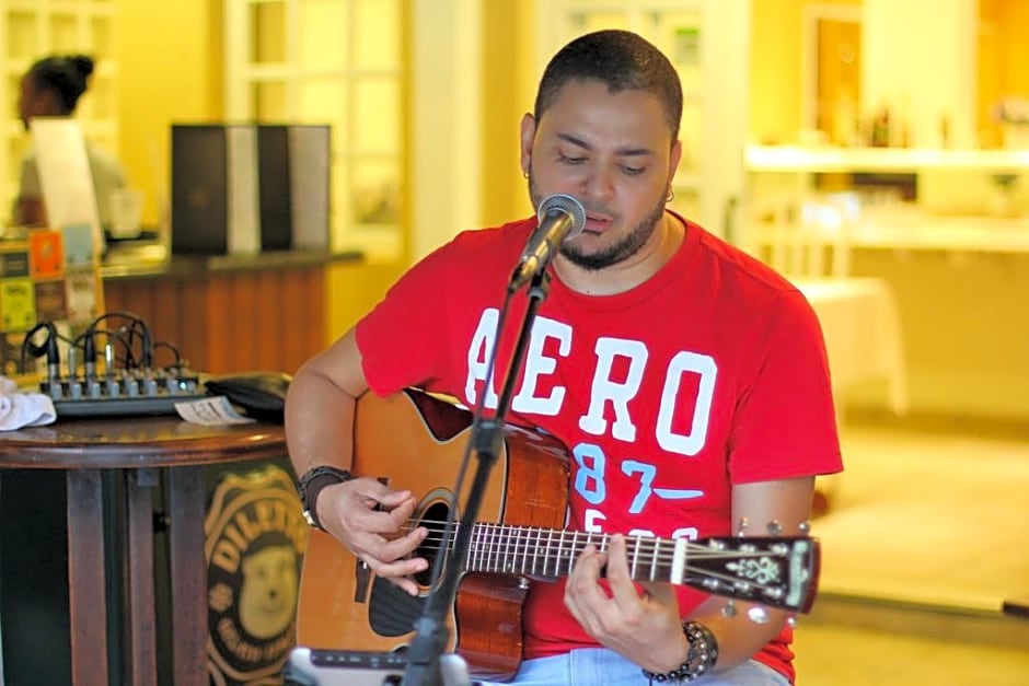 Amarilis Flat Service