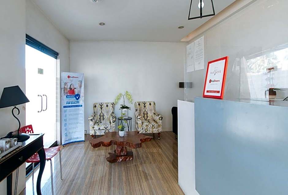 RedDoorz Plus @ Taj Hotel Tuguegarao