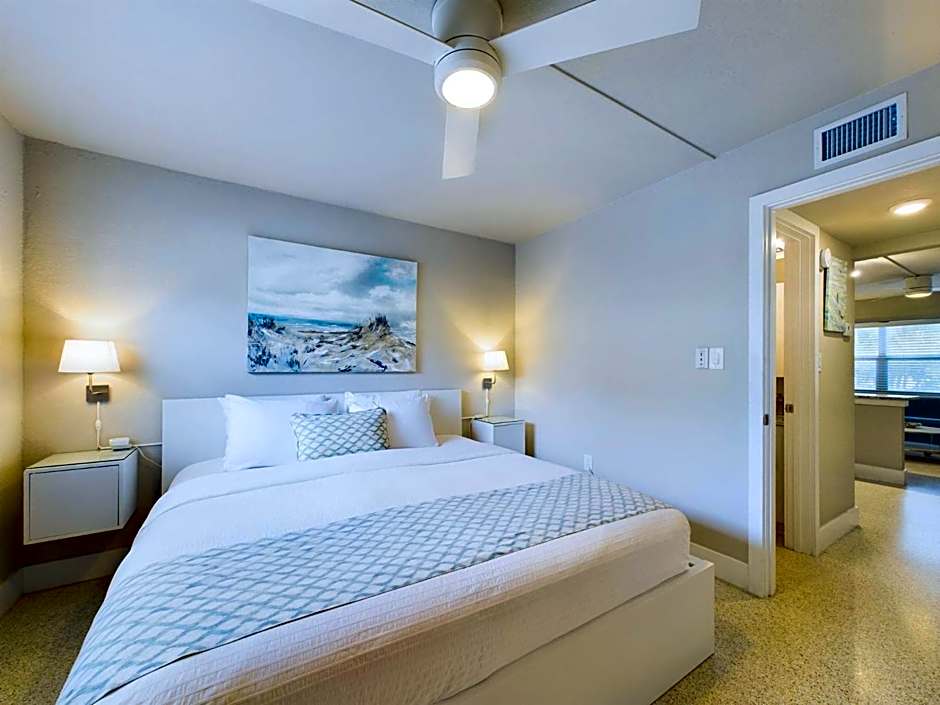 Boutique Vacation Rental Complex At Beach