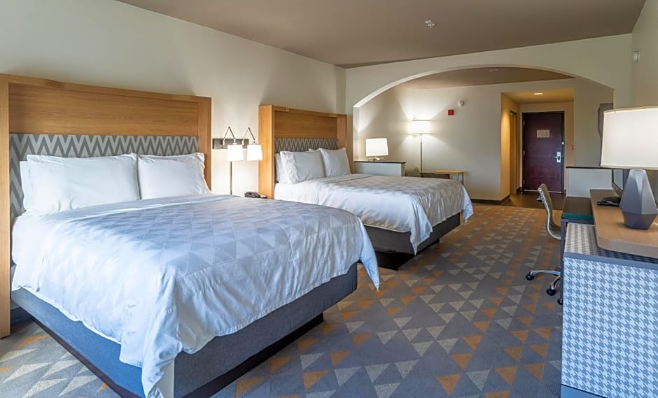 Holiday Inn Hotel & Suites Beaufort at Highway 21, an IHG Hotel