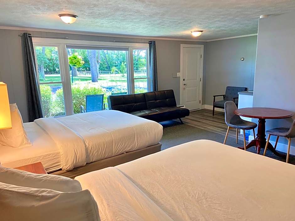 Elk Rapids Lakeshore Inn