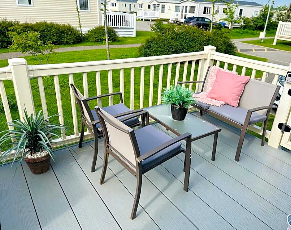 The Wardens Retreat - Tattershall Lakes Country Park