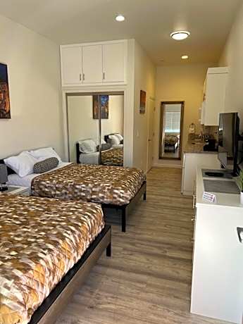 Villa Alamari Inn and Suites
