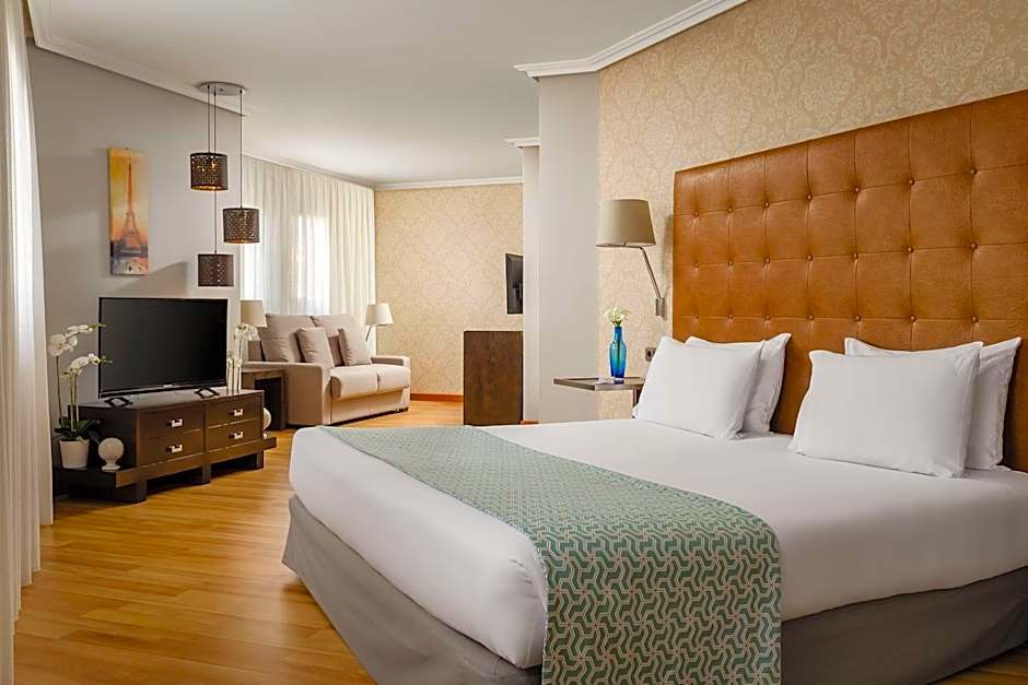 Photo 1 of 6 of 1 King Bed Suite