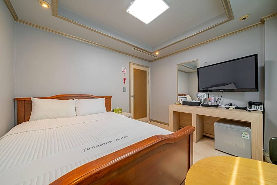 Jumunjin Hotel