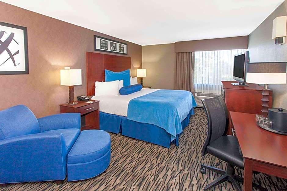 Wyndham Garden Elk Grove Village / O'Hare