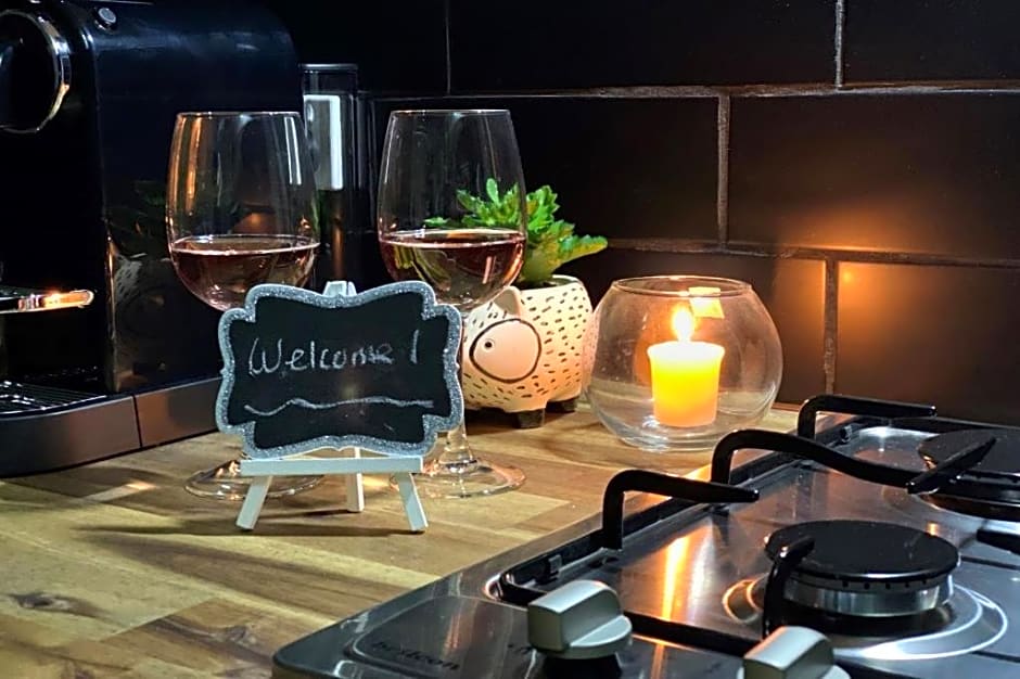 Celestine - 1 Bed Cabin with Outdoor Bath - Kundalini Lodge