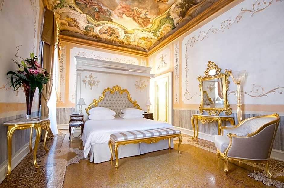 Ca' Bonfadini Historic Experience