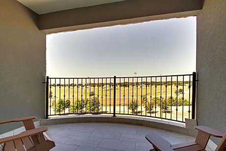 1 King 1 Bedroom Suite Comm Accessible